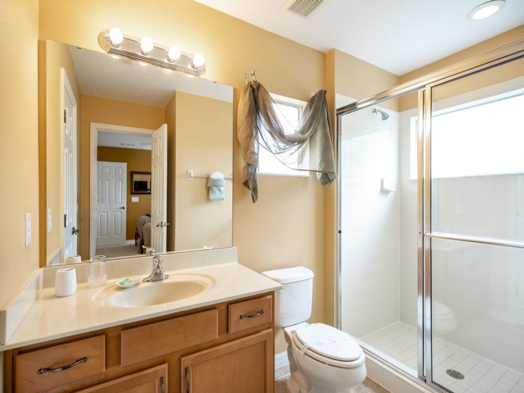 Spacious and Relaxing Home with South Facing Pool Vacation Rental in Davenport - RedAwning