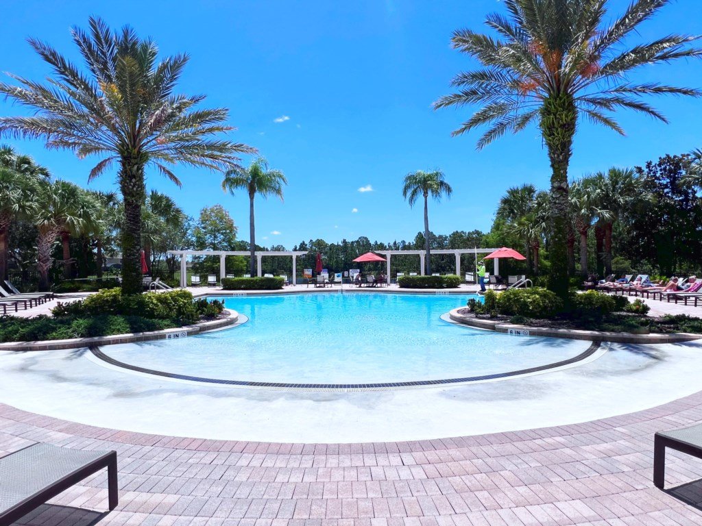 Spacious and Relaxing Home with South Facing Pool Vacation Rental in Davenport - RedAwning