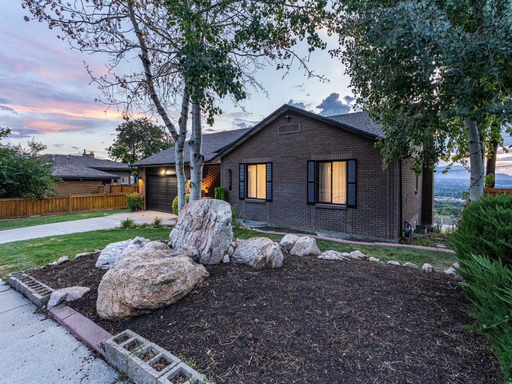 Millcreek Luxe SKI-Villa: Scenic Fun & Games+View Vacation Rental in Salt Lake City - RedAwning