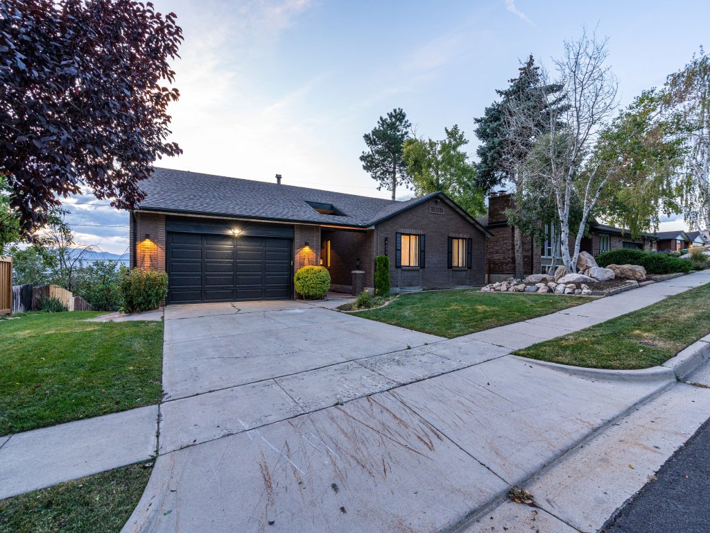 Millcreek Luxe SKI-Villa: Scenic Fun & Games+View Vacation Rental in Salt Lake City - RedAwning