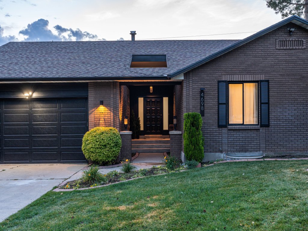 Millcreek Luxe SKI-Villa: Scenic Fun & Games+View Vacation Rental in Salt Lake City - RedAwning