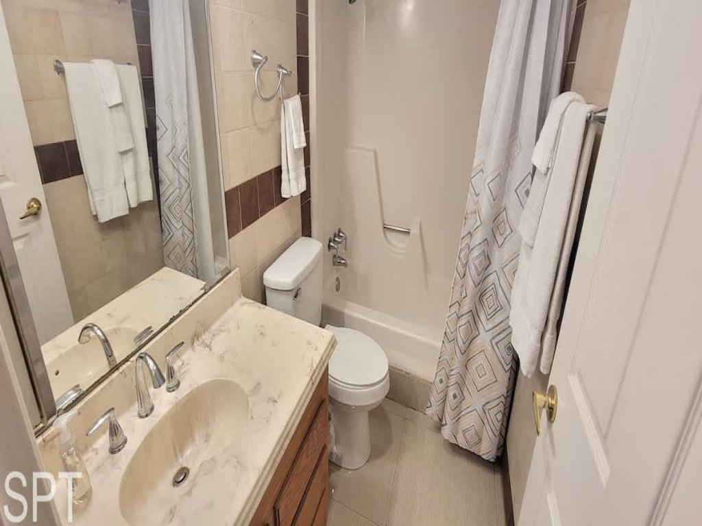 "Beachfront Resort & Pools " Great Family Space Vacation Rental in South Padre Island - RedAwning