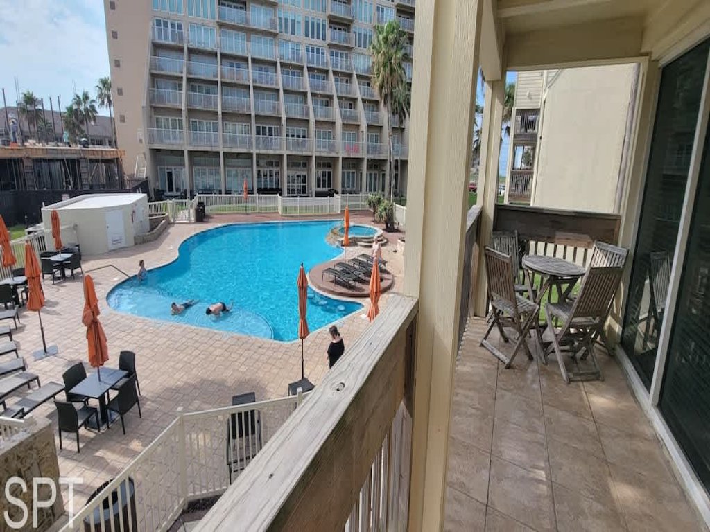 "Beachfront Resort & Pools " Great Family Space Vacation Rental in South Padre Island - RedAwning
