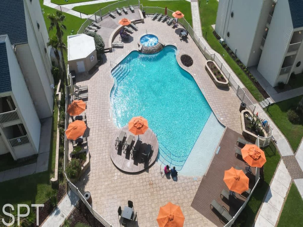 "Beachfront Resort & Pools " Great Family Space Vacation Rental in South Padre Island - RedAwning