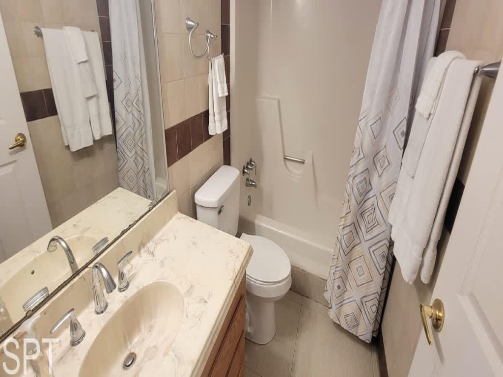"Beachfront Resort & Pools " Great Family Space Vacation Rental in South Padre Island - RedAwning
