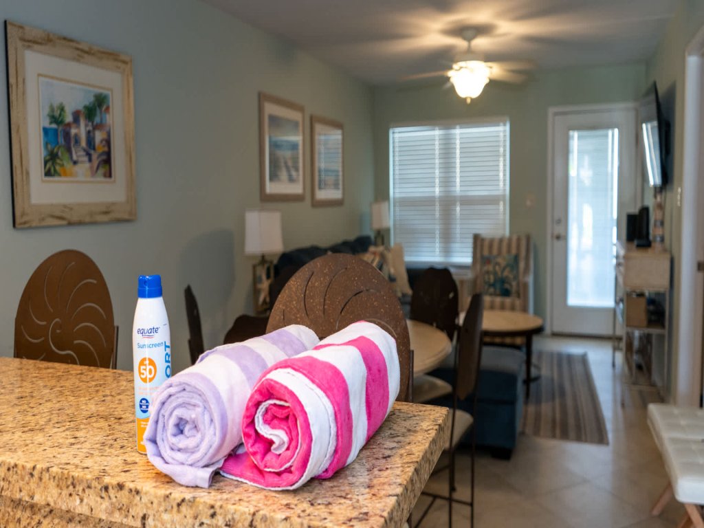 * Comfy Inside * Updated * Beach 50 yards away Vacation Rental in South Padre Island - RedAwning