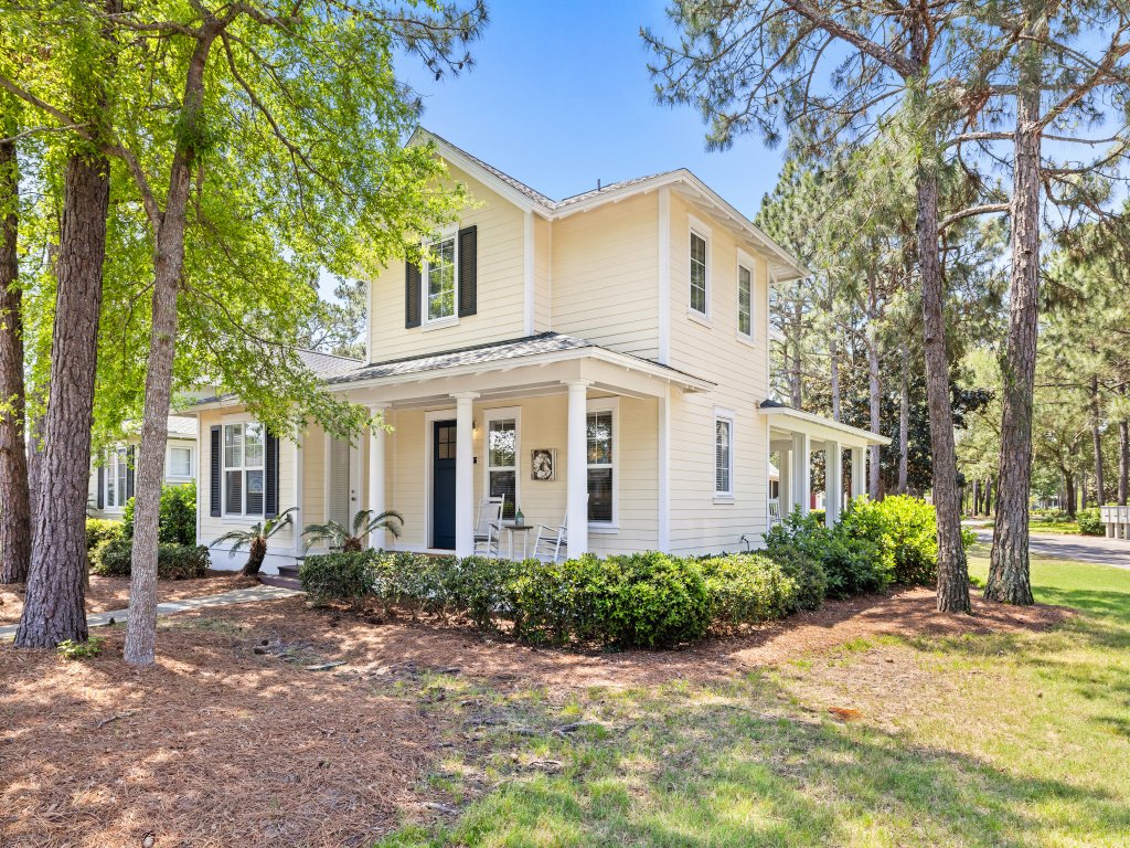 1317 Laurel Grove Vacation Rental in Miramar Beach - RedAwning