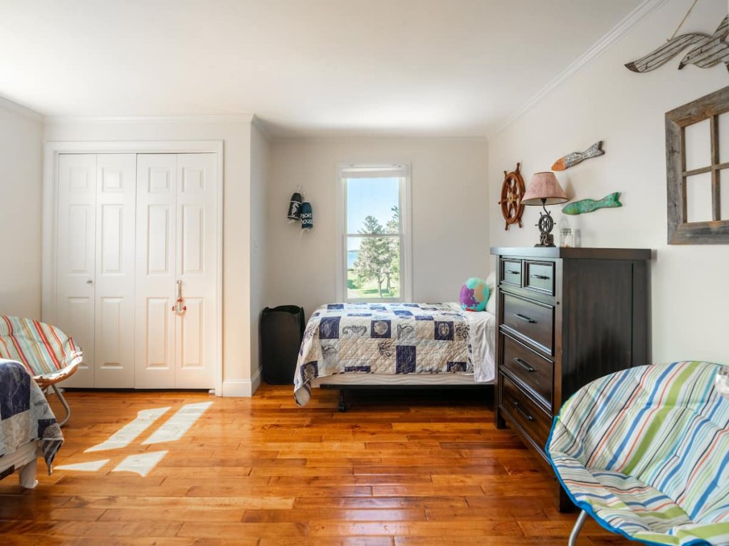 Immaculate Waterfront Beach House Vacation Rental in Massachusetts - RedAwning