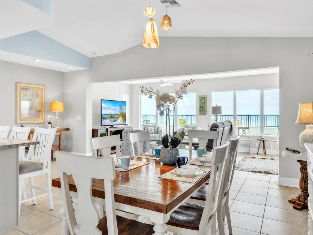 Casa Cay      Vacation Rental in Anna Maria - RedAwning