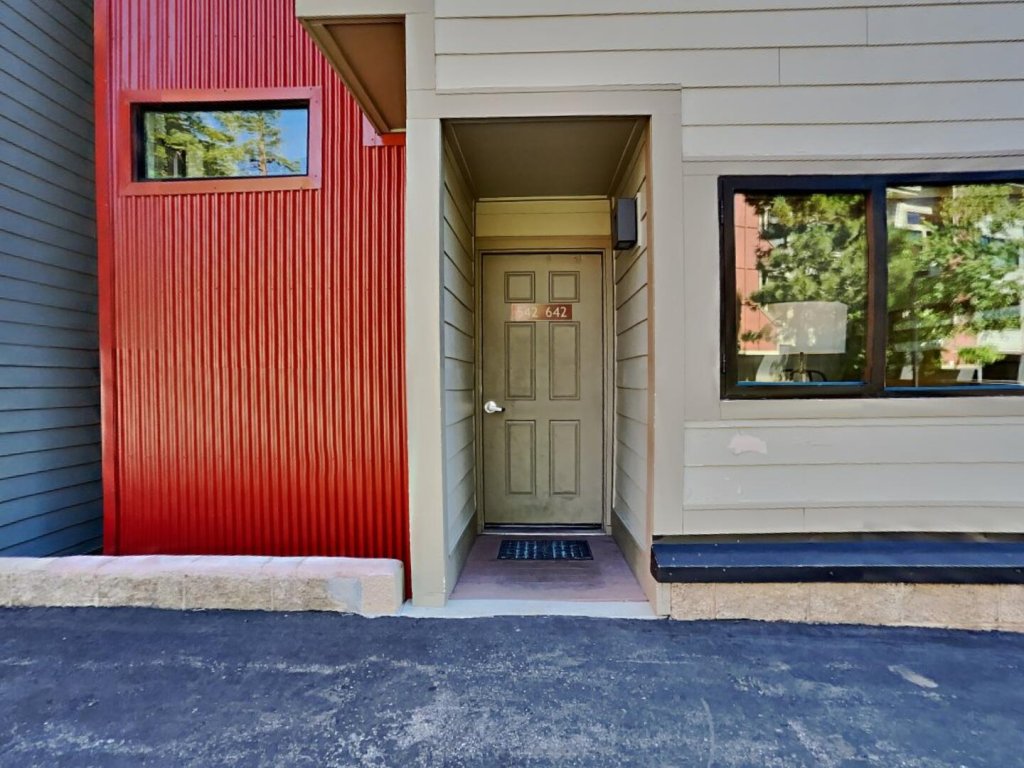 Spacious Slopeside Location (Unit 542 at 1849) Vacation Rental in Mammoth Lakes - RedAwning