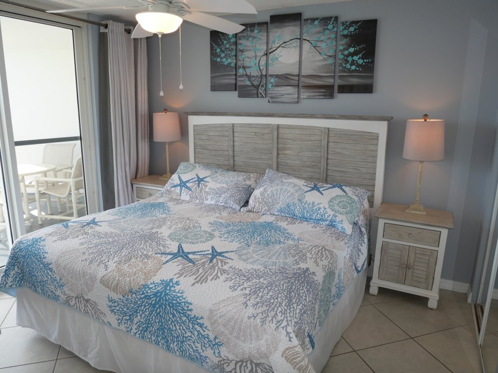 Pelican Beach 1612 Vacation Rental in Destin - RedAwning