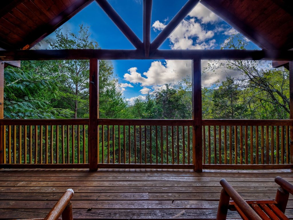 ERN812 - Eagles Perch Vacation Rental in Pigeon Forge - RedAwning