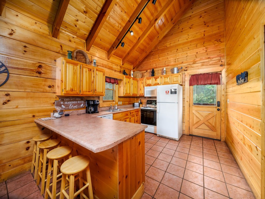 ERN812 - Eagles Perch Vacation Rental in Pigeon Forge - RedAwning