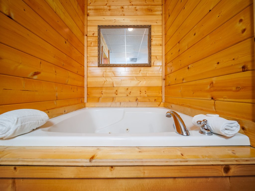 ERN812 - Eagles Perch Vacation Rental in Pigeon Forge - RedAwning