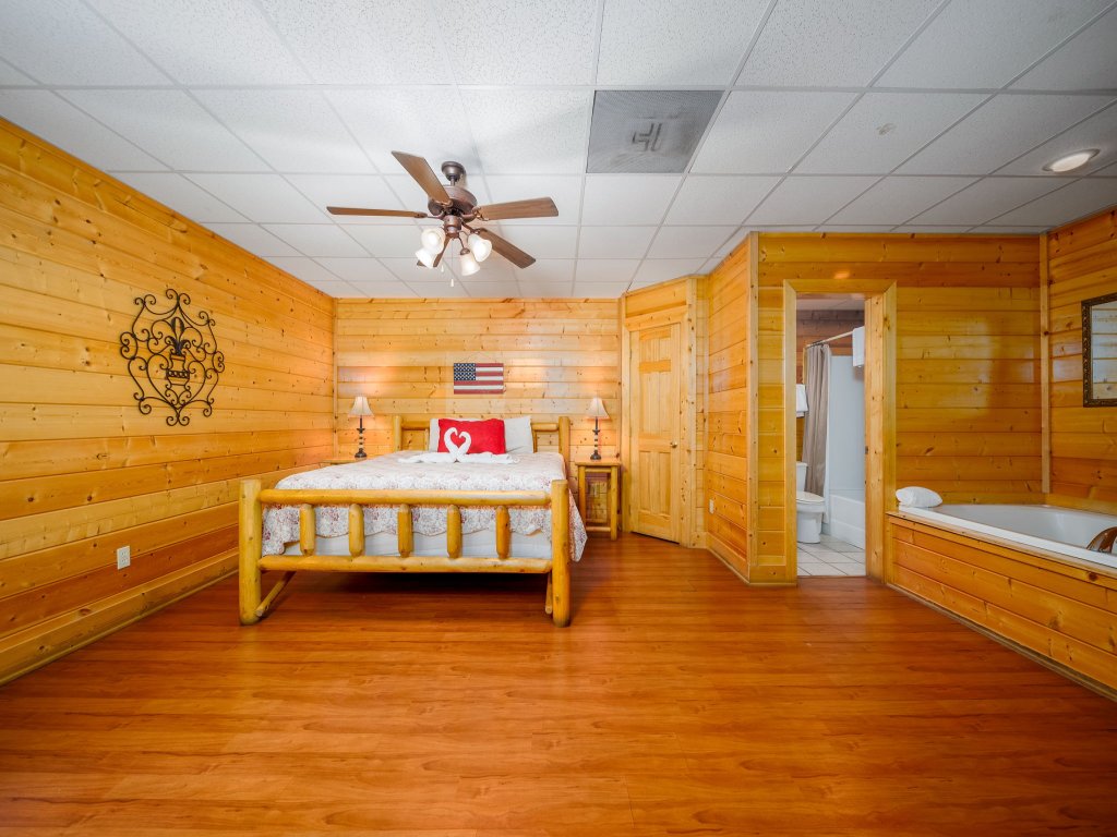 ERN812 - Eagles Perch Vacation Rental in Pigeon Forge - RedAwning