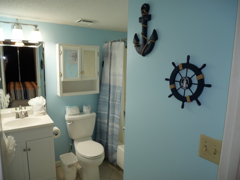 Pelican Beach 2008 Vacation Rental in Destin - RedAwning