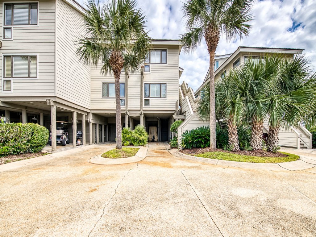 Pulliam / Menge in DeBordieu Colony Vacation Rental in South Carolina - RedAwning