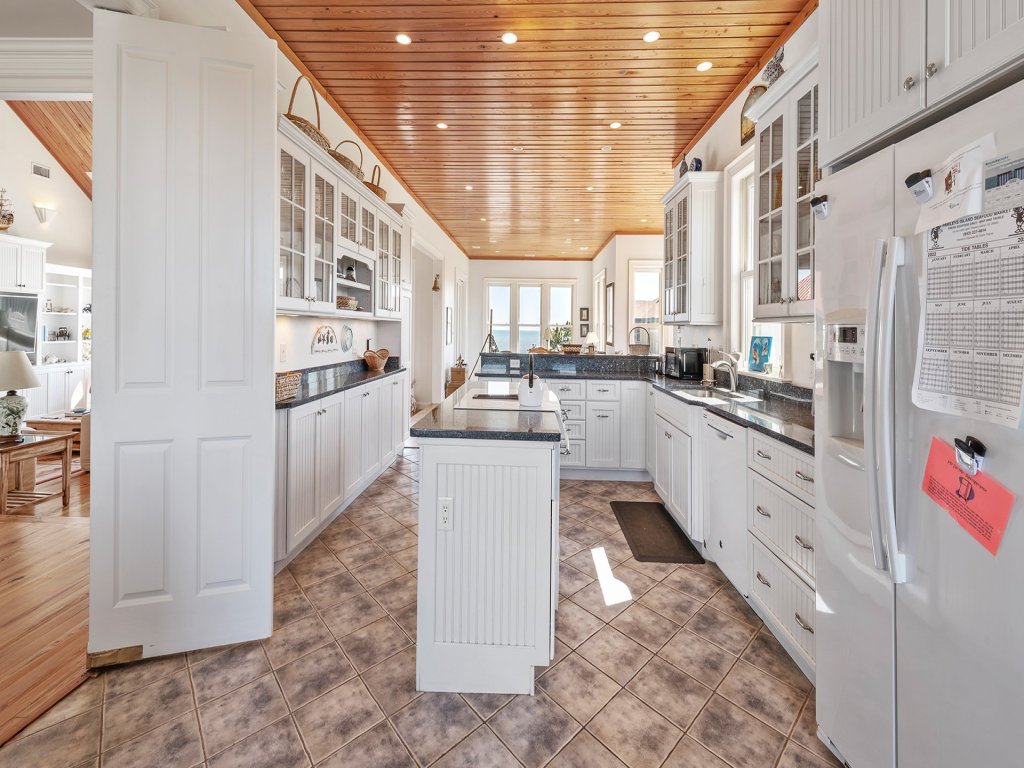 Blue Dolphin Vacation Rental in South Carolina - RedAwning