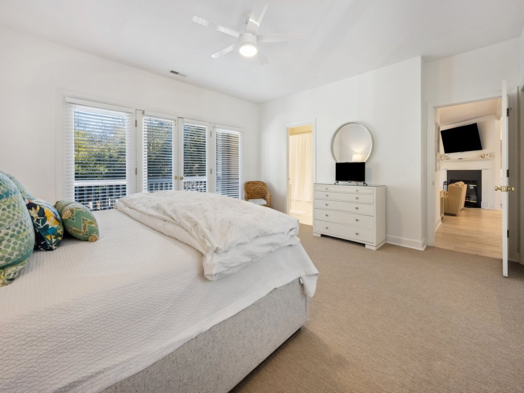 Poolside Vacation Rental in South Carolina - RedAwning