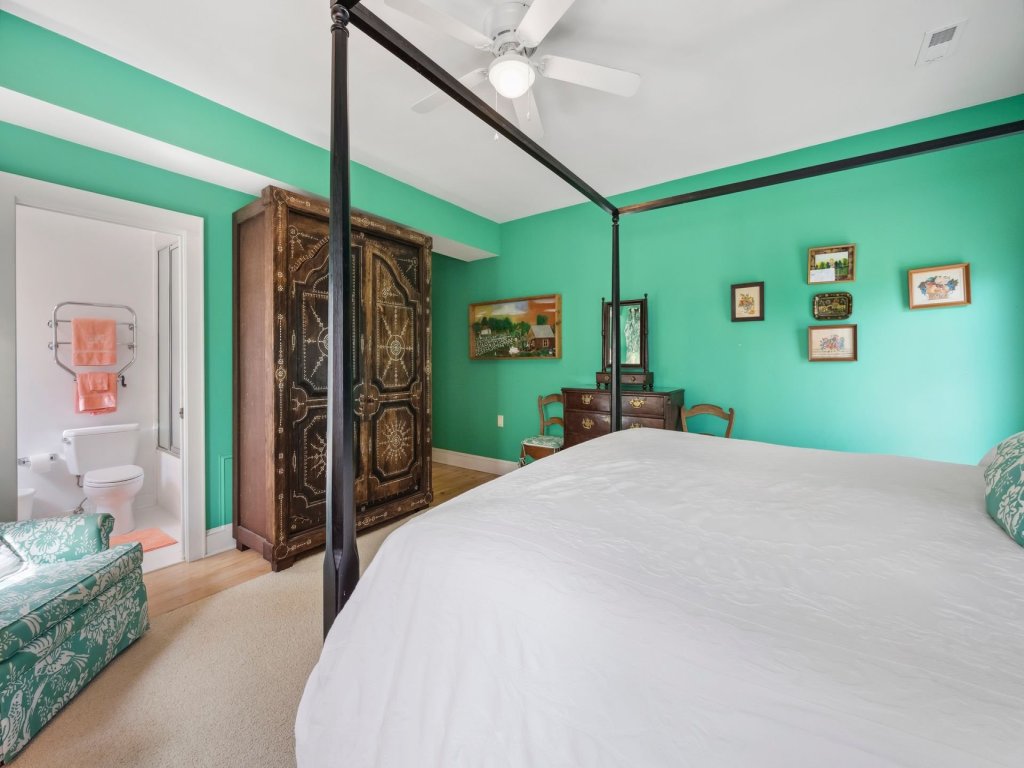 Folk Art Oasis Vacation Rental in South Carolina - RedAwning