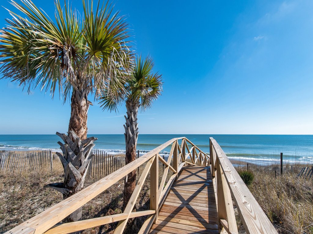 Ocean Eyes Vacation Rental in South Carolina - RedAwning