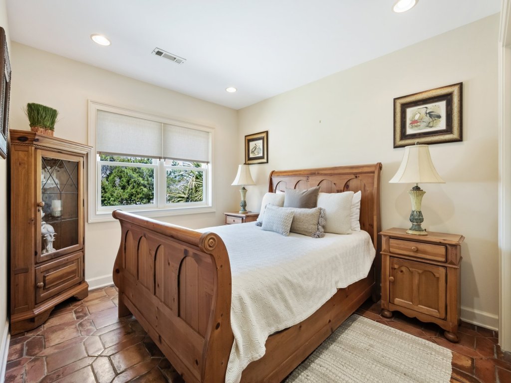 Sea Breeze Vacation Rental in South Carolina - RedAwning