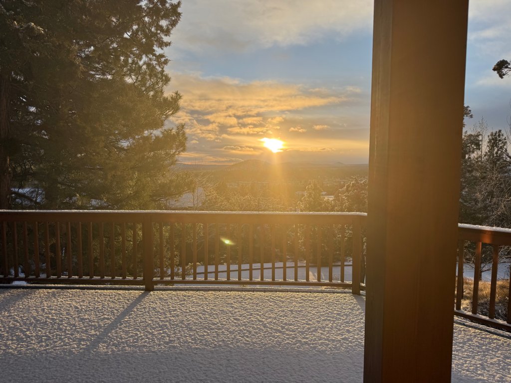 Lucy Lou 30 Day Minimum Vacation Rental in Bend - RedAwning