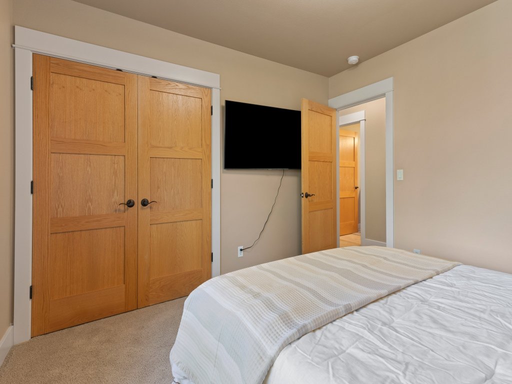 Lucy Lou 30 Day Minimum Vacation Rental in Bend - RedAwning