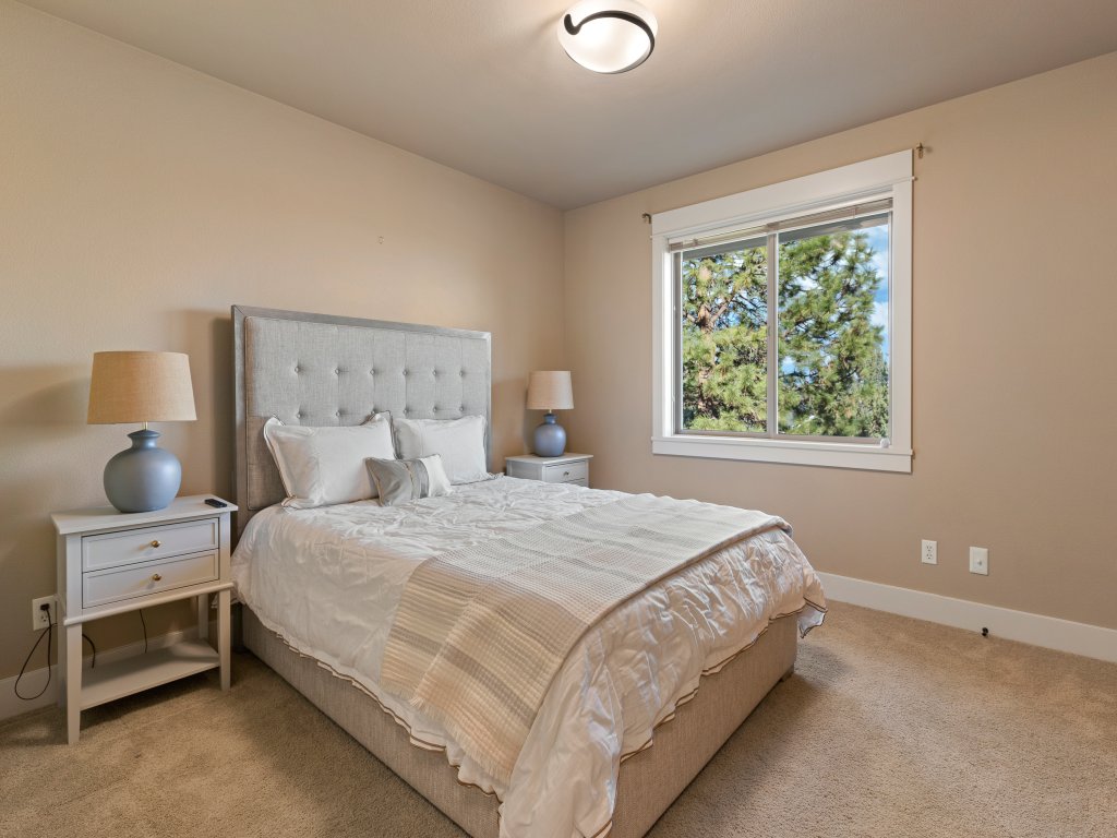 Lucy Lou 30 Day Minimum Vacation Rental in Bend - RedAwning