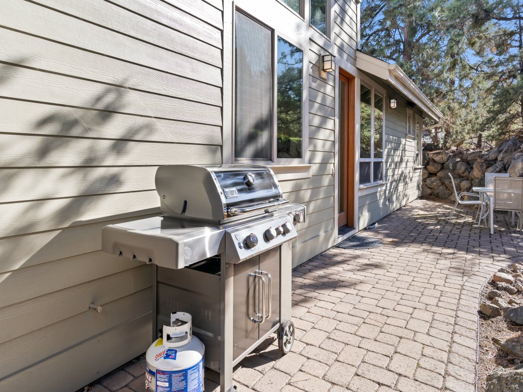Lucy Lou 30 Day Minimum Vacation Rental in Bend - RedAwning