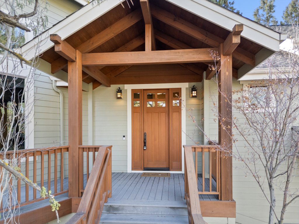 Lucy Lou 30 Day Minimum Vacation Rental in Bend - RedAwning