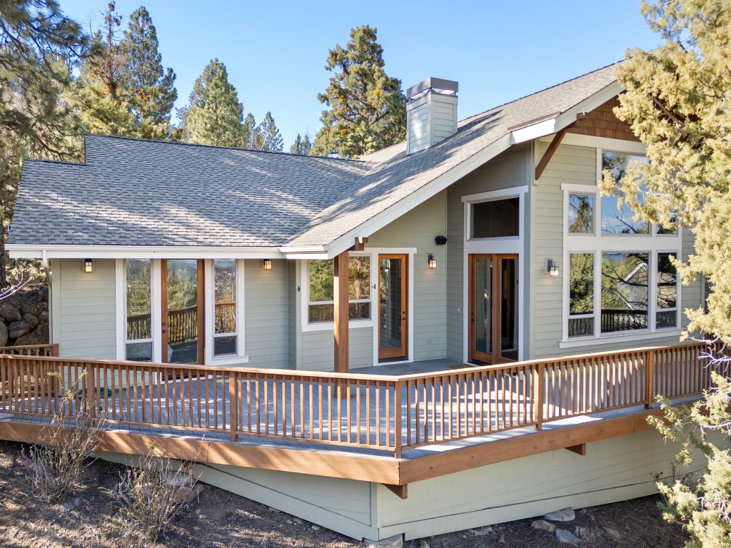 Lucy Lou 30 Day Minimum Vacation Rental in Bend - RedAwning