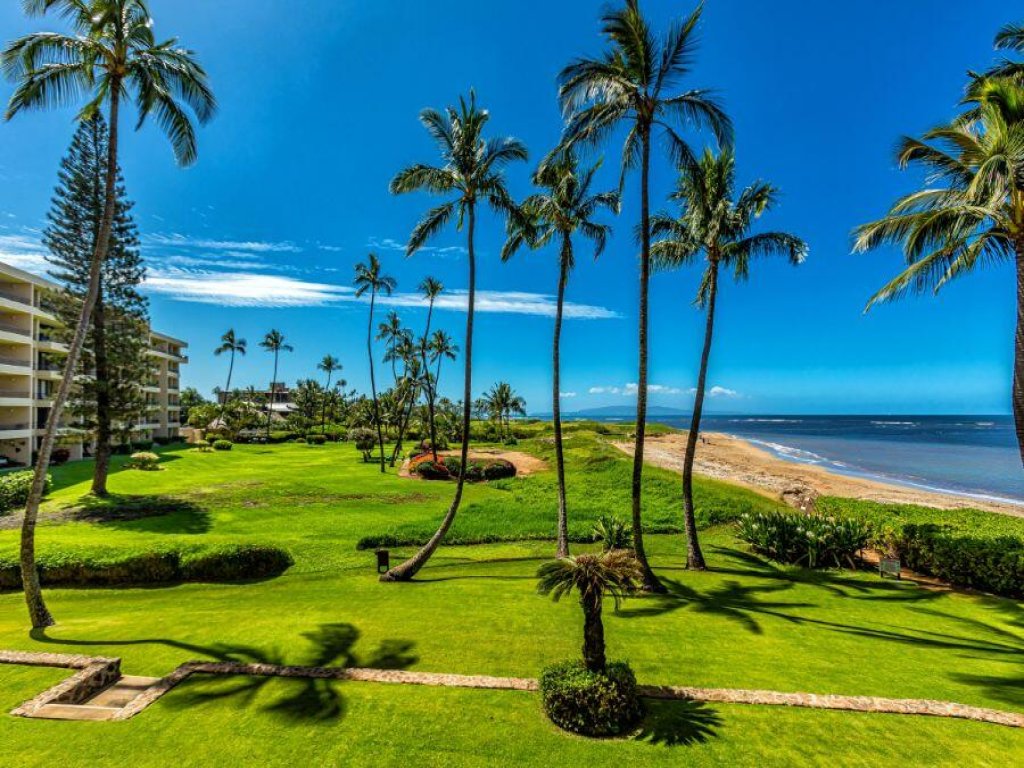 MENEHUNE SHORES, #517** Vacation Rental in Hawaii - RedAwning