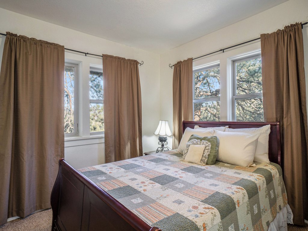 O'Deer Cabin - Dog Friendly - EV#3241 Vacation Rental in Estes Park - RedAwning