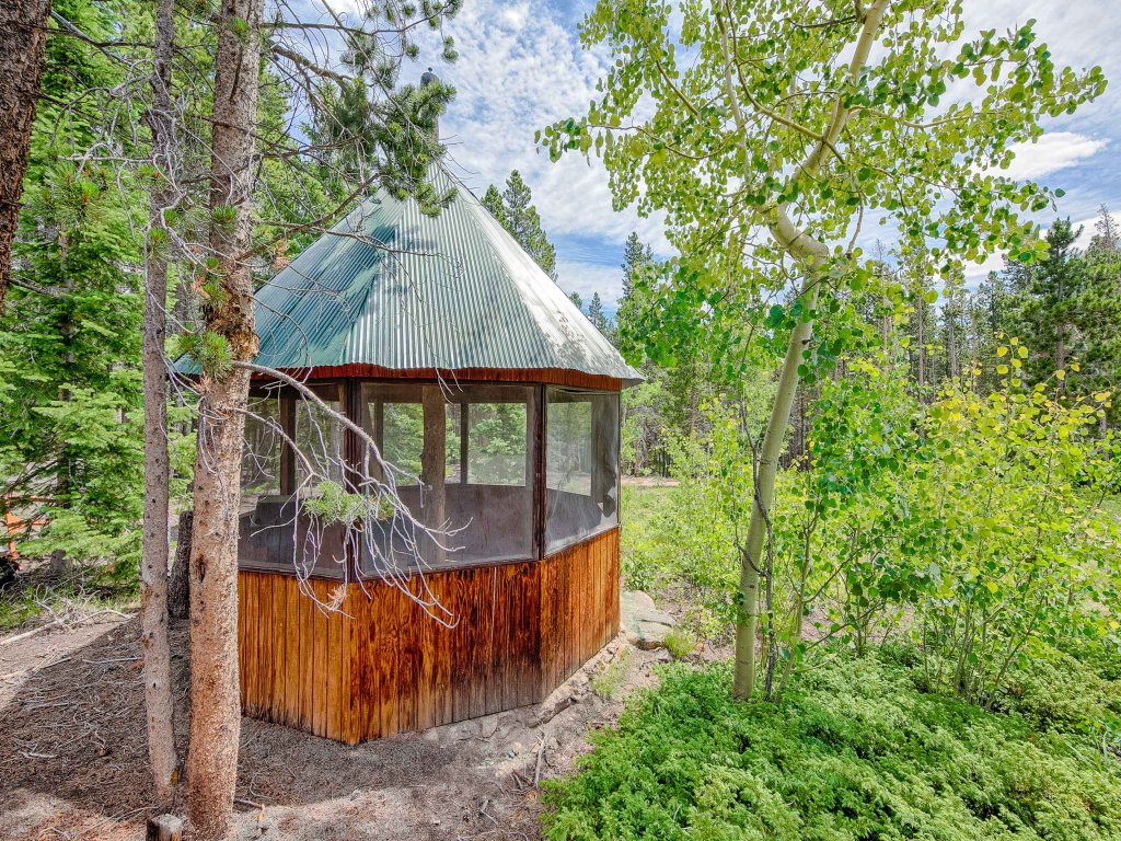 Longs Peak Cabin - Monthly Long-Term Vacation Rental 30+ Days - Estes Park Vacation Rental in Estes Park - RedAwning