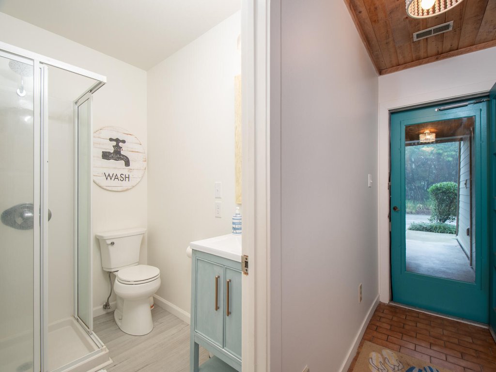 Ocean Grove L1 (Lucky Enough) Vacation Rental in North Carolina - RedAwning