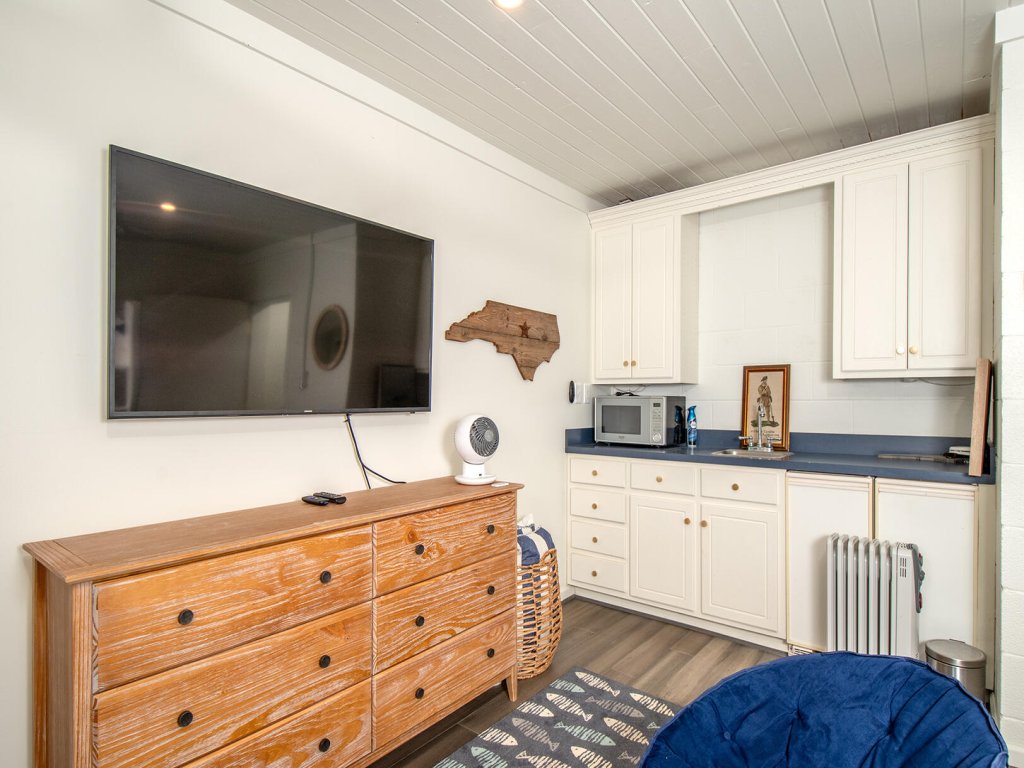 Ocean Grove L1 (Lucky Enough) Vacation Rental in North Carolina - RedAwning