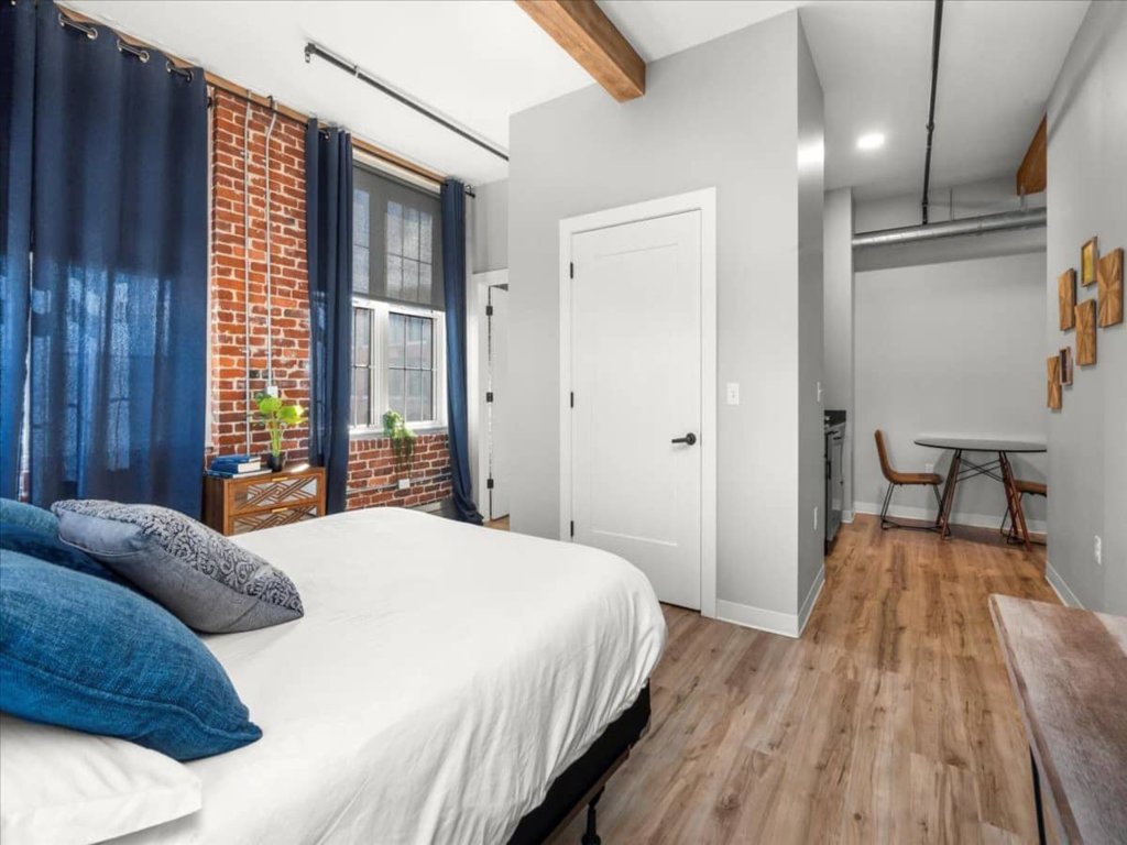 Unit 322: Life From Above (The Blue Room) Vacation Rental in New Hampshire - RedAwning