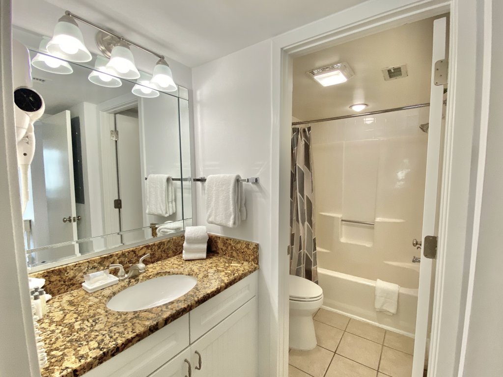 WATER VIEWS WALK 2 BEACH GREAT RENO FULL ACCESS 8C Vacation Rental in Myrtle Beach - RedAwning