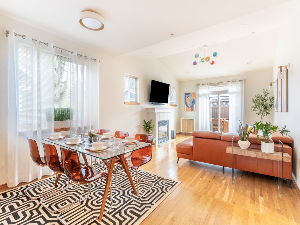 FIFA 2026 3BR + Daybed Midway | Near Seattle & Vancouver Vacation Rental in Washington - RedAwning