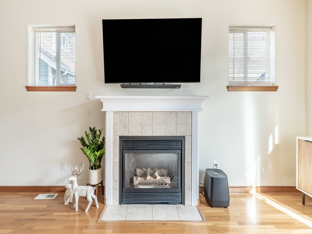 FIFA 2026 3BR + Daybed Midway | Near Seattle & Vancouver Vacation Rental in Washington - RedAwning