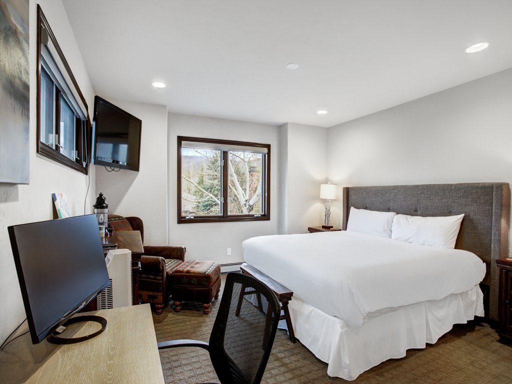 Exquisite, Private Mountain Home Retreat Vacation Rental in Edwards - RedAwning