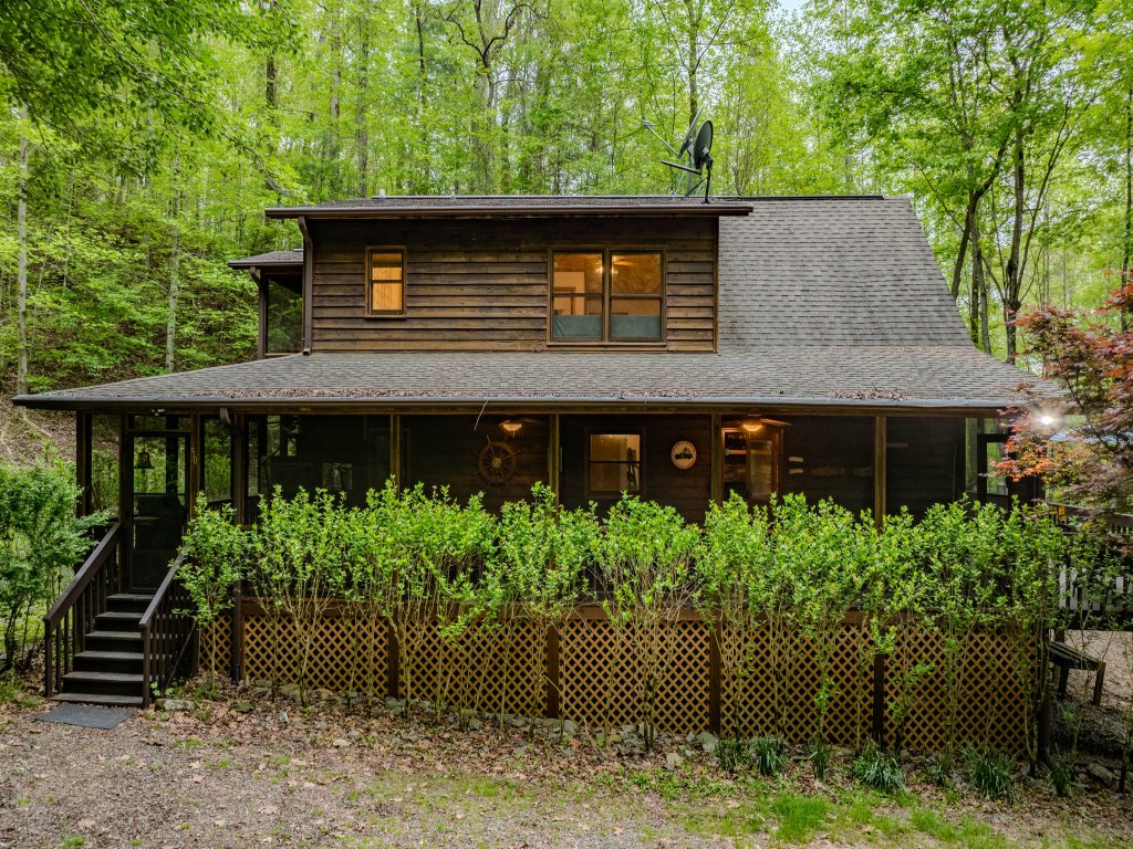 Lakefront Cabin Bordering Nat Park w/ Hot Tub! Vacation Rental in North Carolina - RedAwning