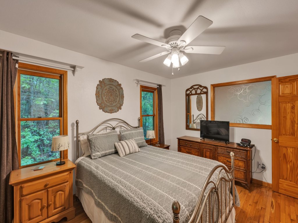 Lakefront Cabin Bordering Nat Park w/ Hot Tub! Vacation Rental in North Carolina - RedAwning