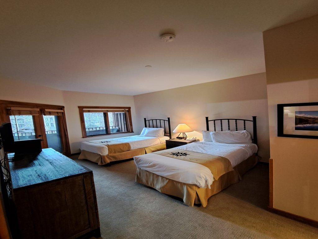 Beautiful 2BR in River Run - Kids Ski Free! Vacation Rental in Dillon - RedAwning