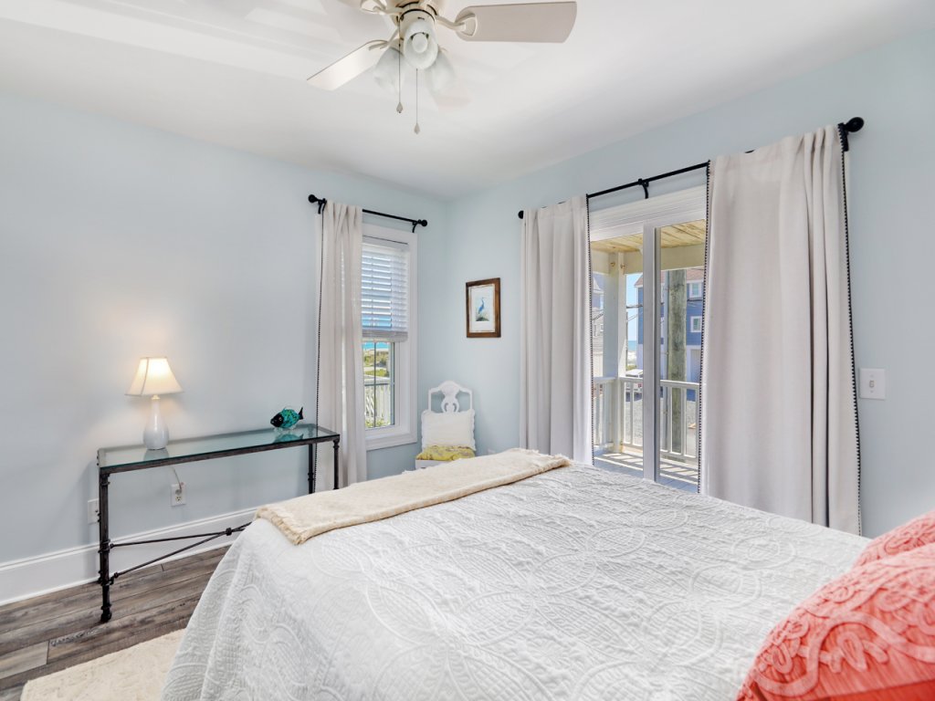 Beach Bliss: 4BR | Beach Access | Kayak | WI-FI Vacation Rental in Surf City - RedAwning