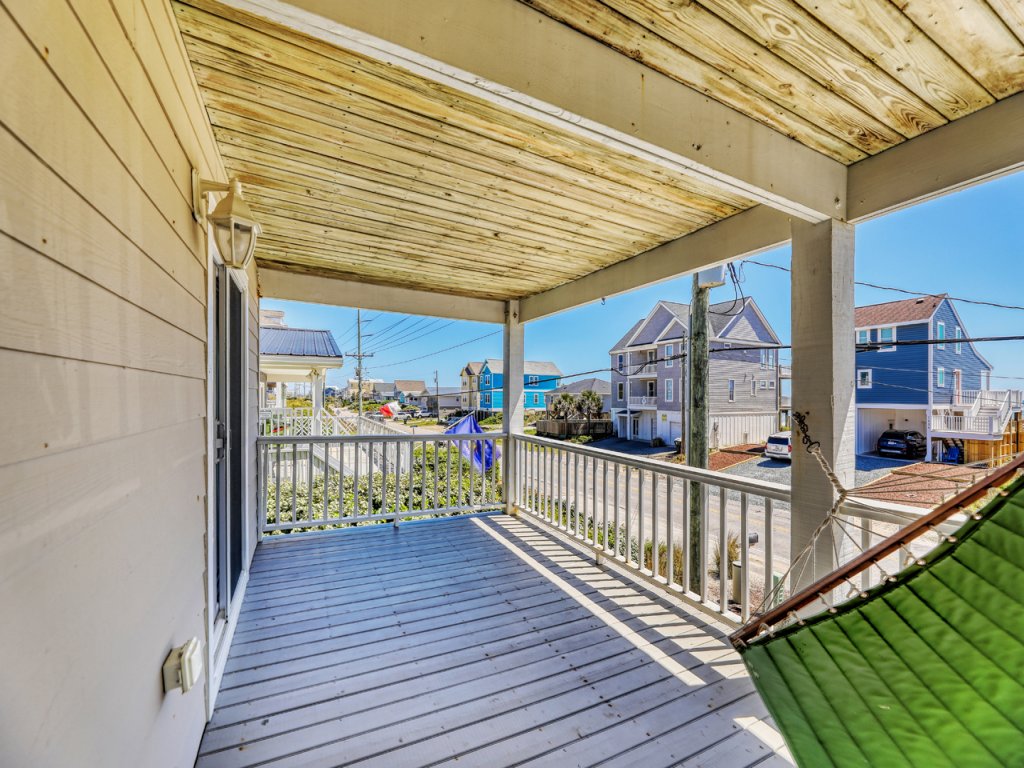Beach Bliss: 4BR | Beach Access | Kayak | WI-FI Vacation Rental in Surf City - RedAwning