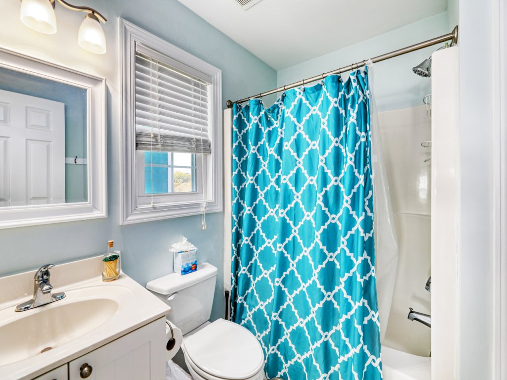 Beach Bliss: 4BR | Beach Access | Kayak | WI-FI Vacation Rental in Surf City - RedAwning