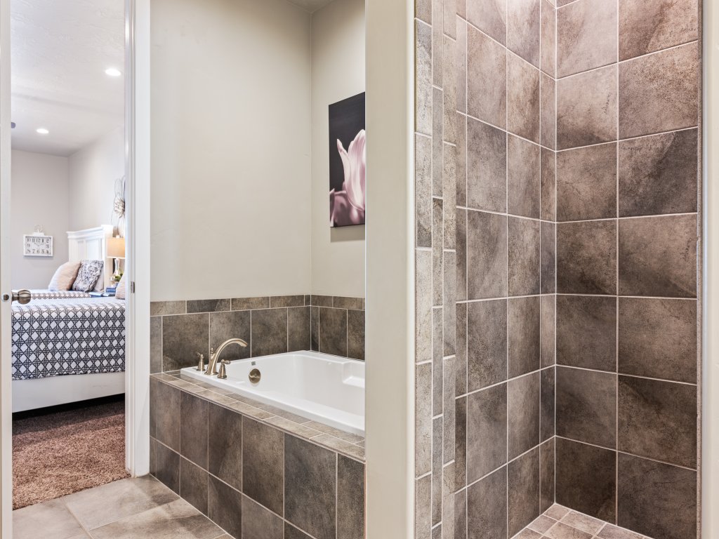 Zion's Edge Vacation Rental in Utah - RedAwning