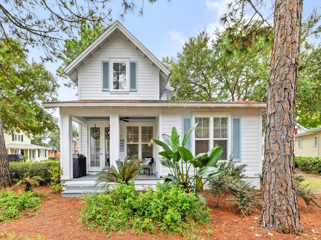 1298 Laurel Grove Vacation Rental in Miramar Beach - RedAwning